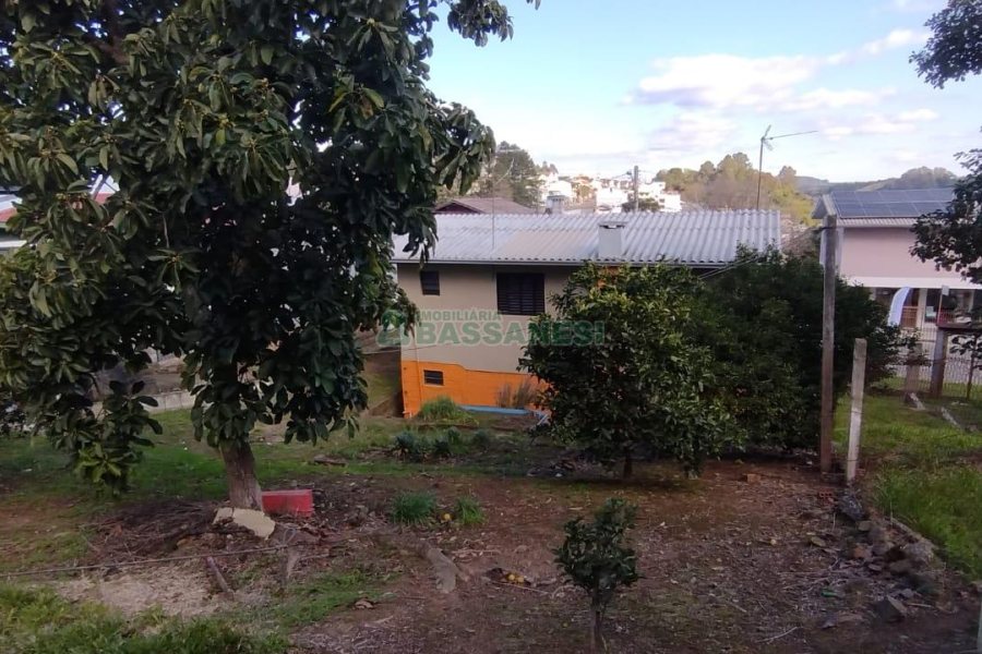 Casa com 100m², 2 dormitórios, 1 vaga, no bairro Nossa Senhora da Conceição em Caxias do Sul para Comprar