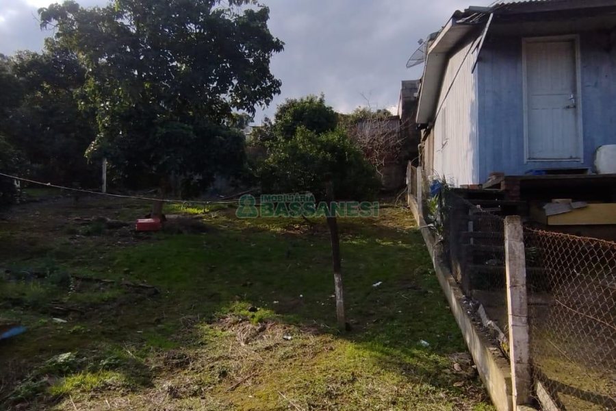 Casa com 100m², 2 dormitórios, 1 vaga, no bairro Nossa Senhora da Conceição em Caxias do Sul para Comprar