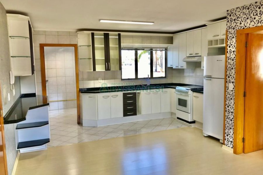 Apartamento com 78m², 2 dormitórios, 1 vaga, no bairro Colina Sorriso em Caxias do Sul para Alugar