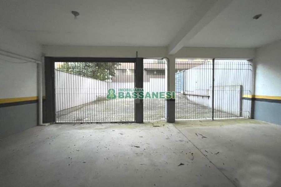 Sala com 279m², 2 vagas, no bairro Centro em Caxias do Sul para Alugar