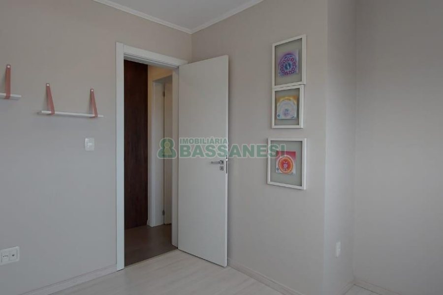 Apto Mobiliado com 60m², 2 dormitórios, 2 vagas, no bairro Santa Catarina em Caxias do Sul para Alugar ou Comprar