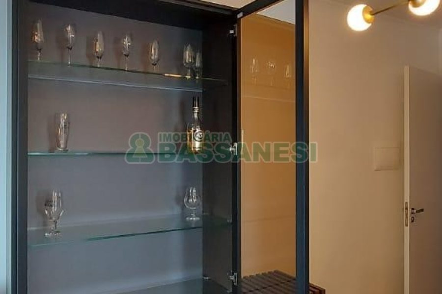 Apto Mobiliado com 60m², 2 dormitórios, 2 vagas, no bairro Santa Catarina em Caxias do Sul para Alugar ou Comprar