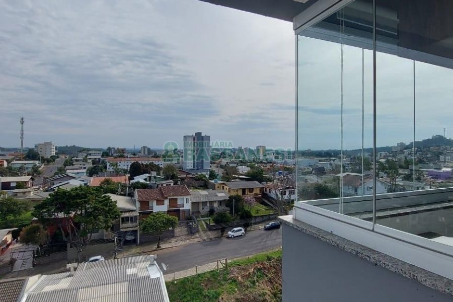 Apto Mobiliado com 60m², 2 dormitórios, 2 vagas, no bairro Santa Catarina em Caxias do Sul para Alugar ou Comprar