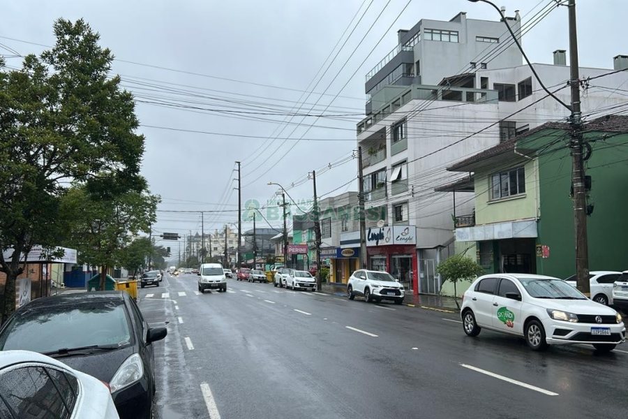 Loja com 245m², no bairro Cruzeiro em Caxias do Sul para Alugar