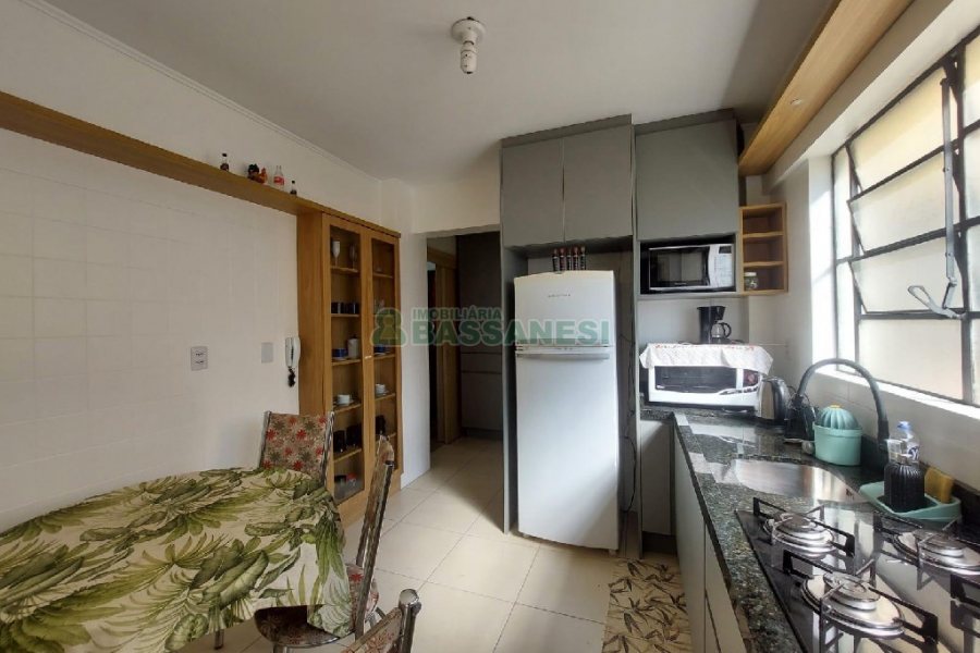 Apto Mobiliado com 68m², 3 dormitórios, no bairro Centro em Caxias do Sul para Alugar