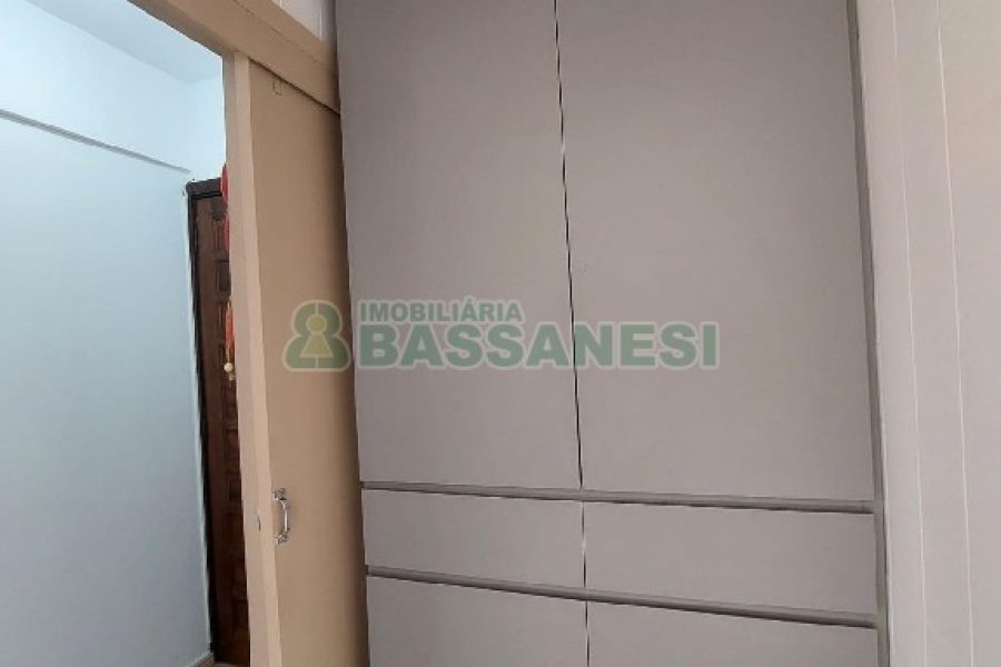 Apto Mobiliado com 68m², 3 dormitórios, no bairro Centro em Caxias do Sul para Alugar