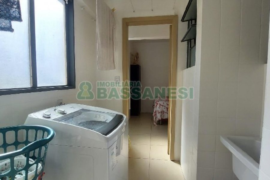 Apto Mobiliado com 68m², 3 dormitórios, no bairro Centro em Caxias do Sul para Alugar