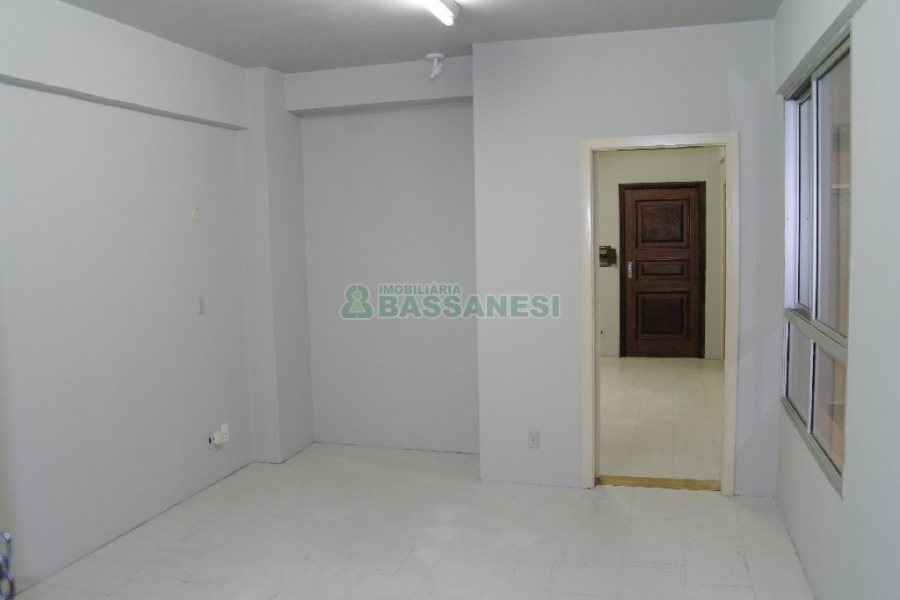 Sala com 41m², no bairro Centro em Caxias do Sul para Alugar
