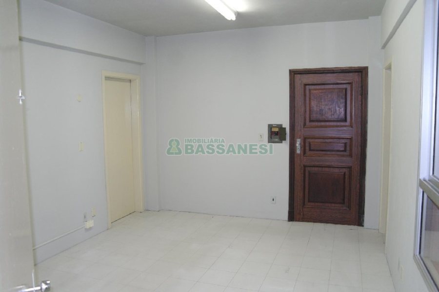 Sala com 41m², no bairro Centro em Caxias do Sul para Alugar