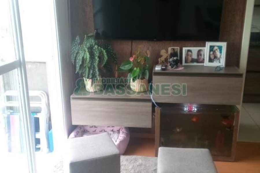 Apartamento com 50m², 2 dormitórios, 1 vaga, no bairro Desvio Rizzo em Caxias do Sul para Comprar