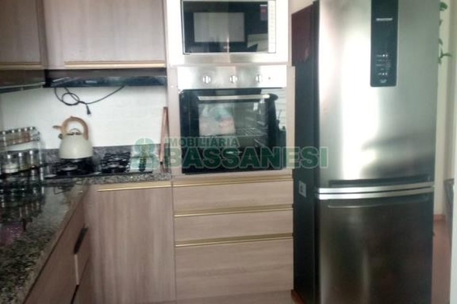 Apartamento com 50m², 2 dormitórios, 1 vaga, no bairro Desvio Rizzo em Caxias do Sul para Comprar
