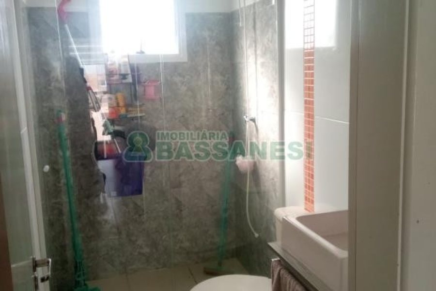 Apartamento com 50m², 2 dormitórios, 1 vaga, no bairro Desvio Rizzo em Caxias do Sul para Comprar