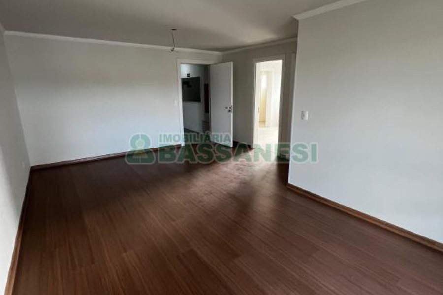 Apartamento com 94m², 2 dormitórios, 1 vaga, no bairro Sagrada Família em Caxias do Sul para Comprar