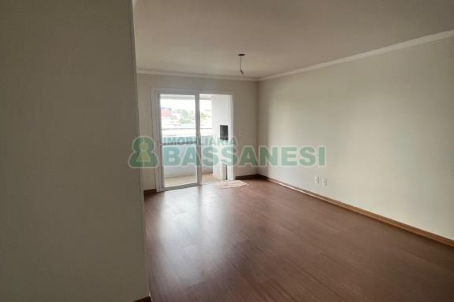 Apartamento com 94m², 2 dormitórios, 1 vaga, no bairro Sagrada Família em Caxias do Sul para Comprar