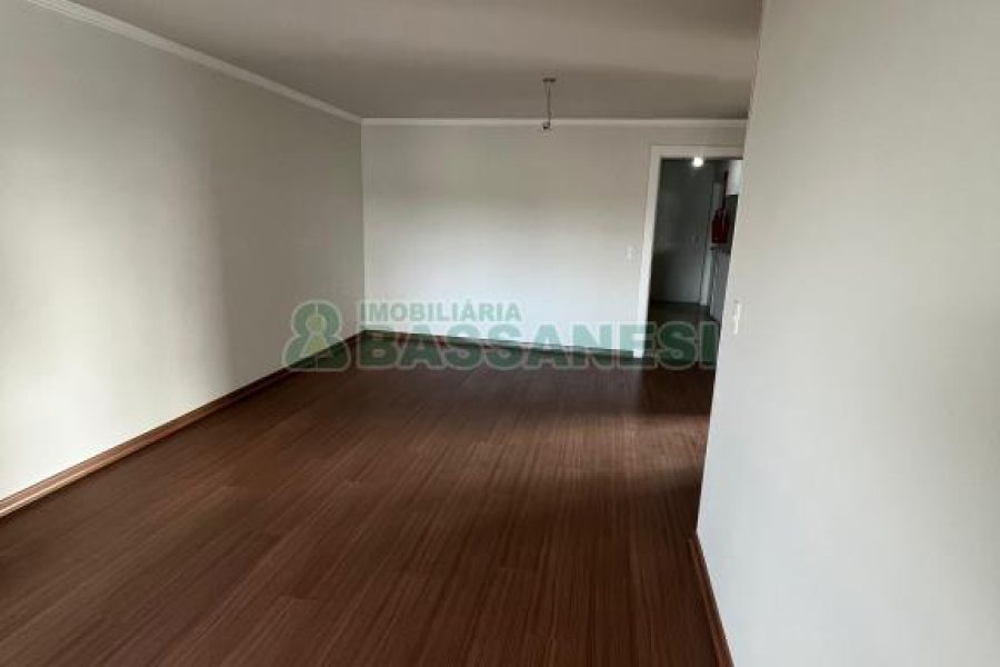 Apartamento com 94m², 2 dormitórios, 1 vaga, no bairro Sagrada Família em Caxias do Sul para Comprar
