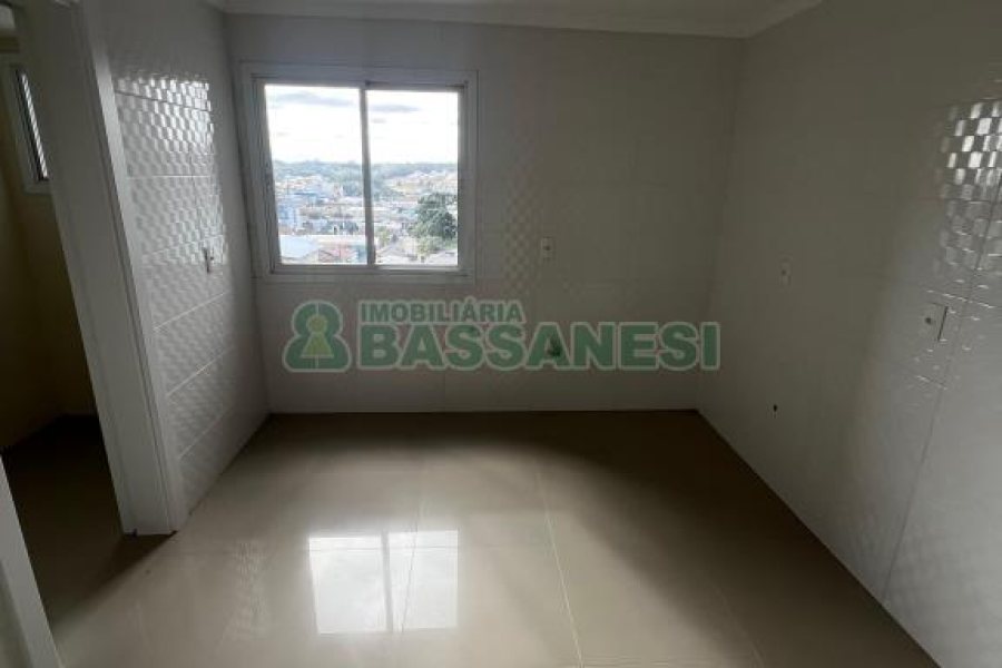Apartamento com 94m², 2 dormitórios, 1 vaga, no bairro Sagrada Família em Caxias do Sul para Comprar