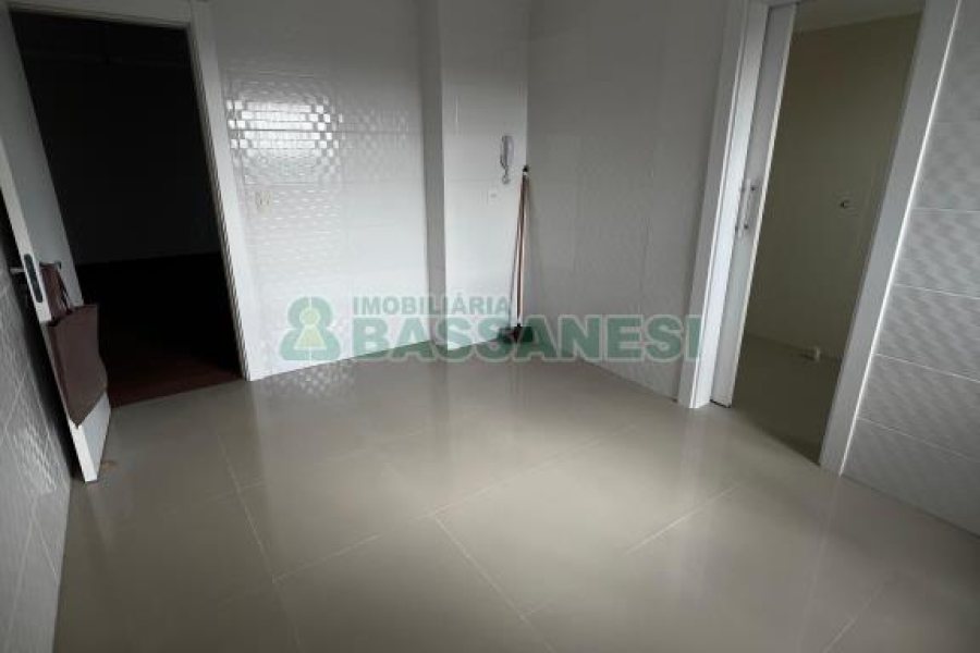 Apartamento com 94m², 2 dormitórios, 1 vaga, no bairro Sagrada Família em Caxias do Sul para Comprar