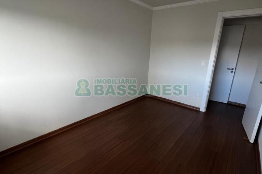 Apartamento com 94m², 2 dormitórios, 1 vaga, no bairro Sagrada Família em Caxias do Sul para Comprar