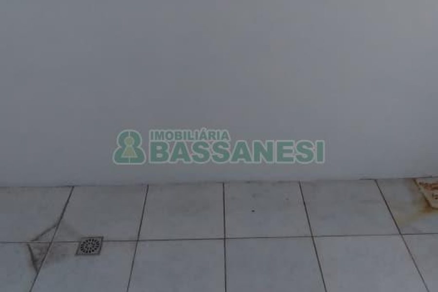 Casa com 242m², 3 dormitórios, 2 vagas, no bairro Forqueta em Caxias do Sul para Comprar