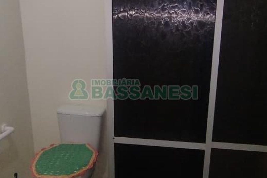 Casa com 136m², 3 dormitórios, 3 vagas, no bairro Diamantino em Caxias do Sul para Comprar