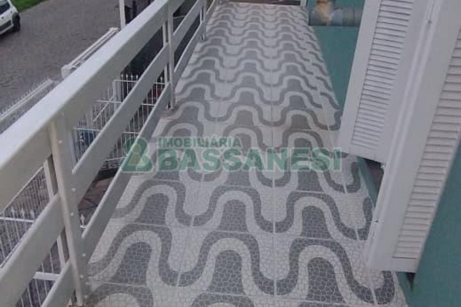 Casa com 136m², 3 dormitórios, 3 vagas, no bairro Diamantino em Caxias do Sul para Comprar