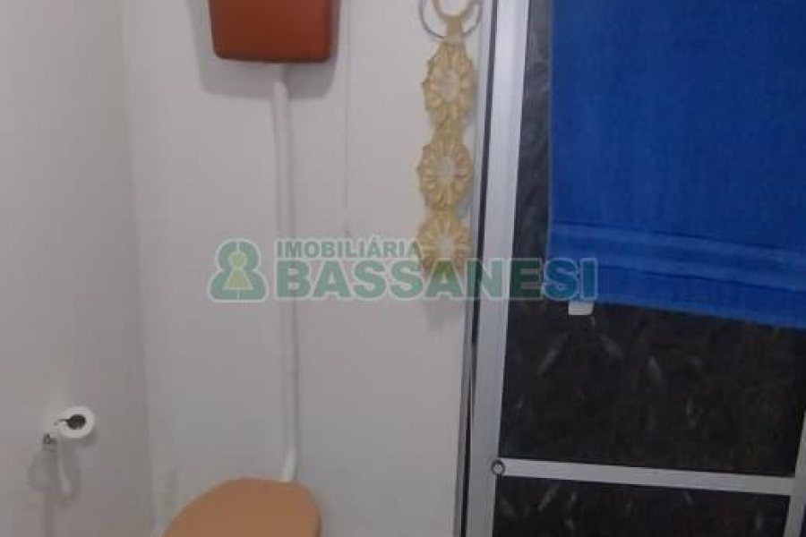 Casa com 136m², 3 dormitórios, 3 vagas, no bairro Diamantino em Caxias do Sul para Comprar