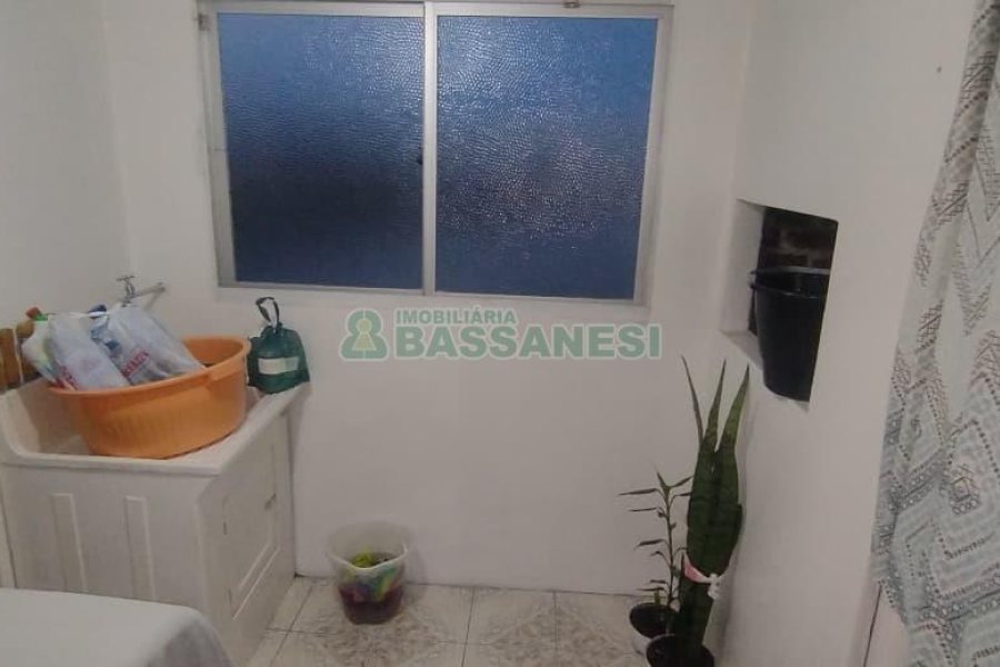 Casa com 136m², 3 dormitórios, 3 vagas, no bairro Diamantino em Caxias do Sul para Comprar