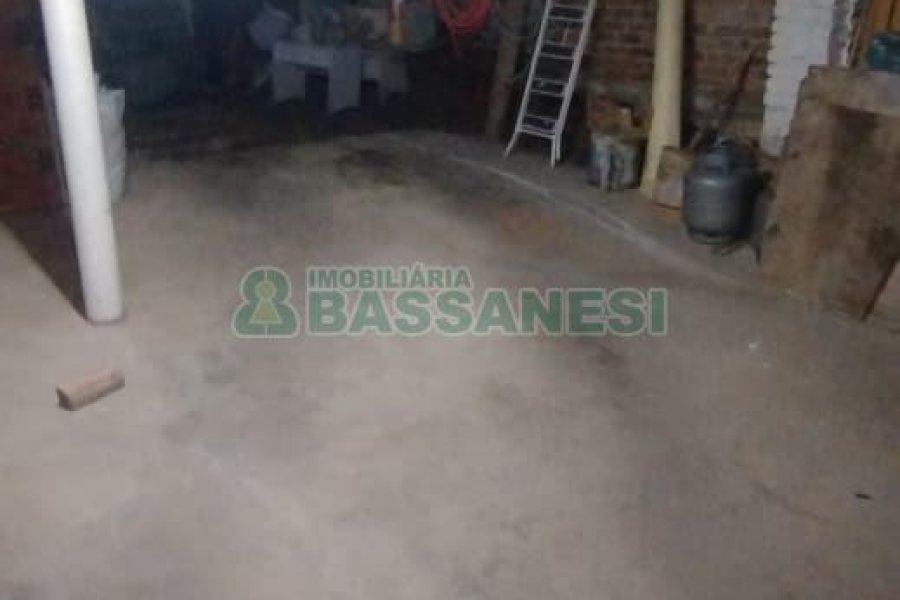 Casa com 136m², 3 dormitórios, 3 vagas, no bairro Diamantino em Caxias do Sul para Comprar