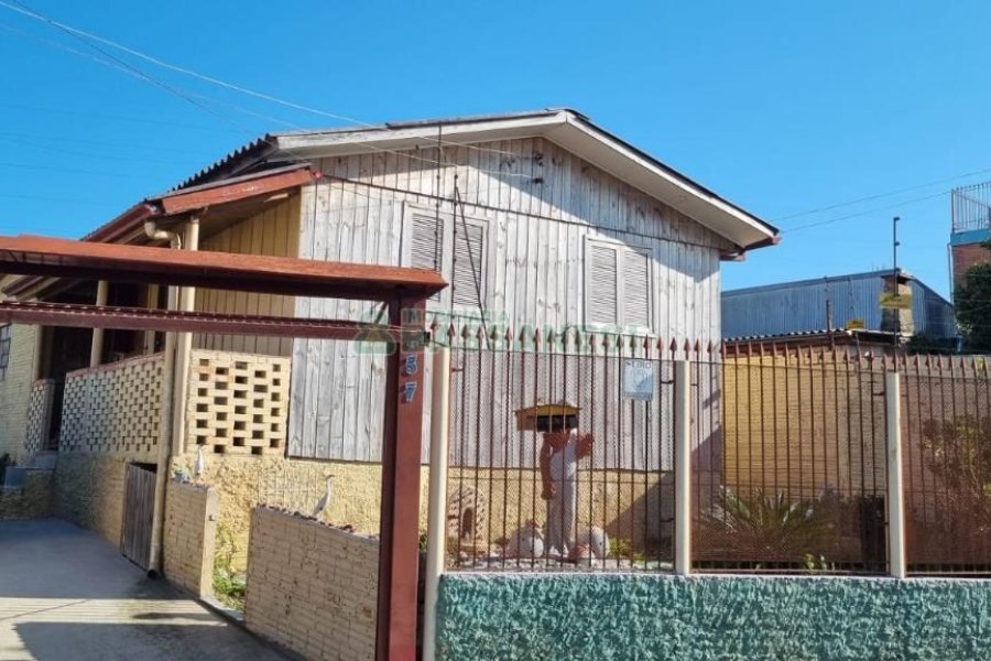 Casa com 135m², 4 dormitórios, 1 vaga, no bairro Desvio Rizzo em Caxias do Sul para Comprar