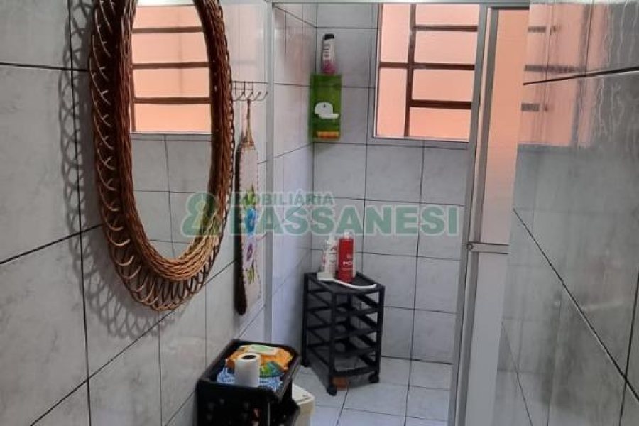 Casa com 135m², 4 dormitórios, 1 vaga, no bairro Desvio Rizzo em Caxias do Sul para Comprar