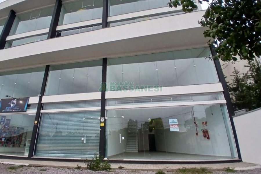 Loja com 120m², no bairro Desvio Rizzo em Caxias do Sul para Alugar