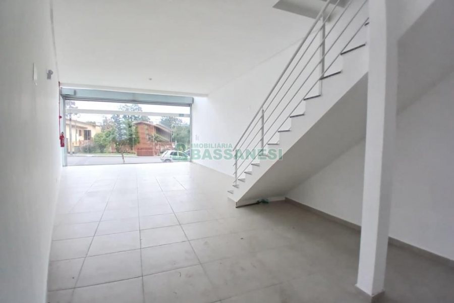 Loja com 120m², no bairro Desvio Rizzo em Caxias do Sul para Alugar