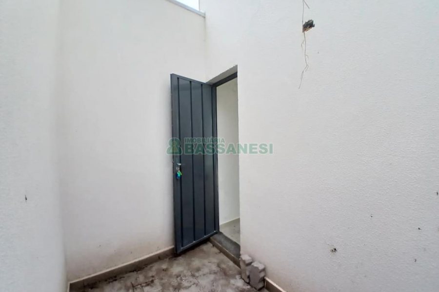 Loja com 120m², no bairro Desvio Rizzo em Caxias do Sul para Alugar