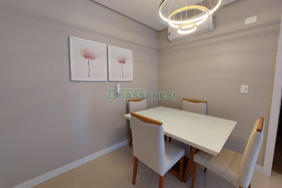 Apto Mobiliado com 72m², 2 dormitórios, 2 vagas, no bairro São Leopoldo em Caxias do Sul para Alugar