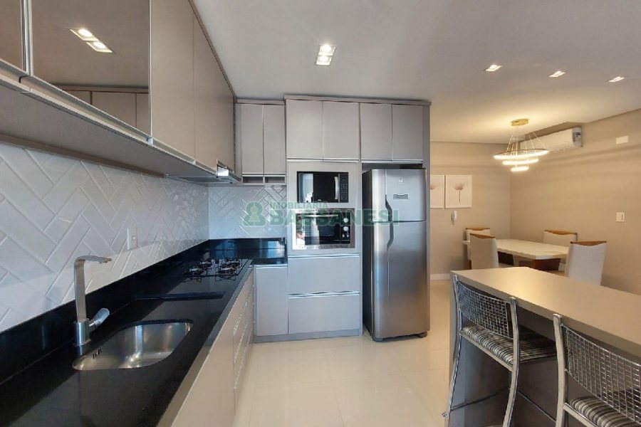 Apto Mobiliado com 72m², 2 dormitórios, 2 vagas, no bairro São Leopoldo em Caxias do Sul para Alugar