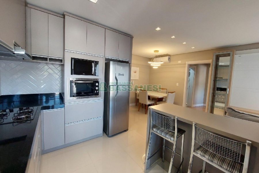 Apto Mobiliado com 72m², 2 dormitórios, 2 vagas, no bairro São Leopoldo em Caxias do Sul para Alugar