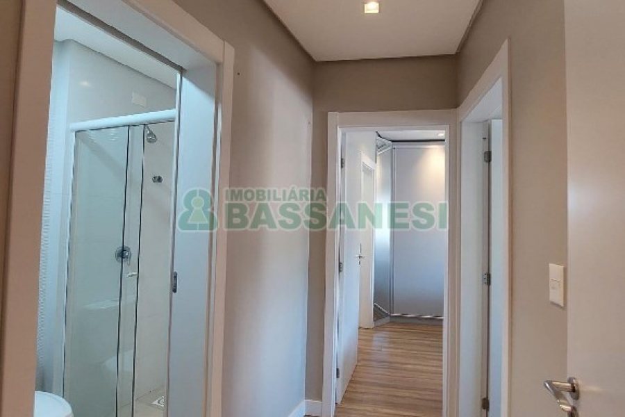 Apto Mobiliado com 72m², 2 dormitórios, 2 vagas, no bairro São Leopoldo em Caxias do Sul para Alugar