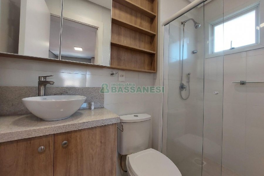 Apto Mobiliado com 72m², 2 dormitórios, 2 vagas, no bairro São Leopoldo em Caxias do Sul para Alugar