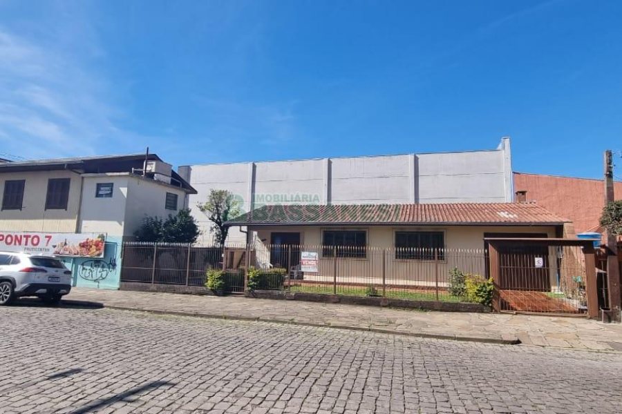 Casa com 170m², 3 dormitórios, 1 vaga, no bairro São José em Caxias do Sul para Comprar