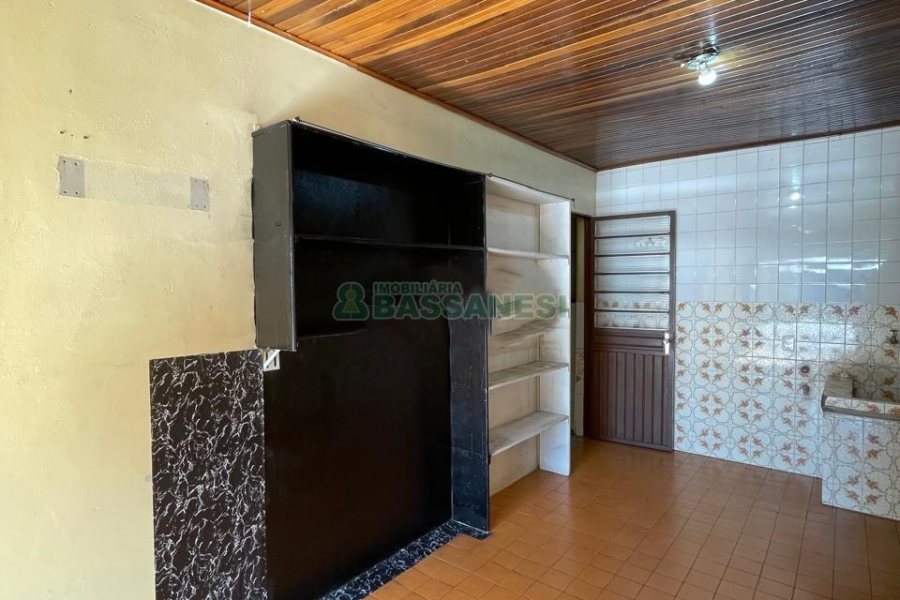 Casa com 170m², 3 dormitórios, 1 vaga, no bairro São José em Caxias do Sul para Comprar