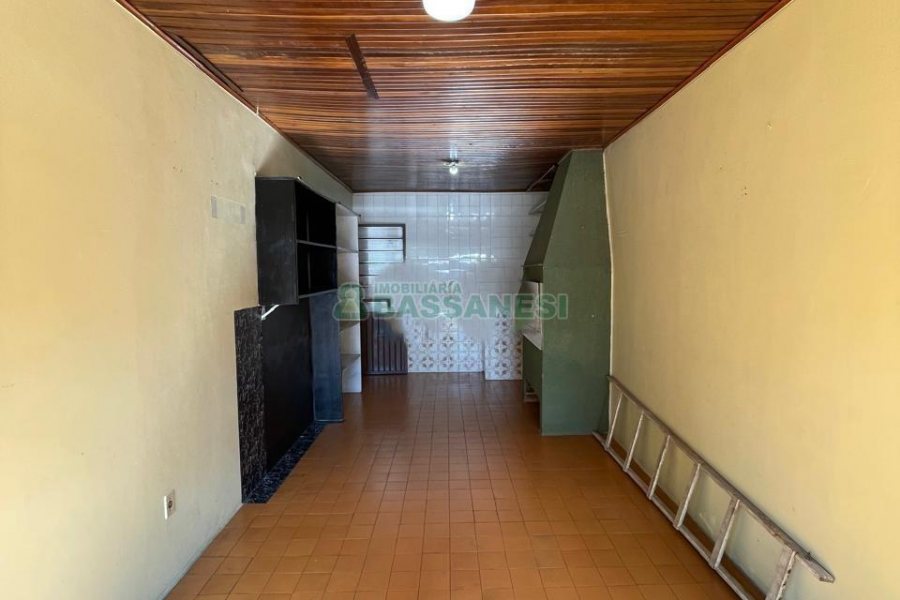 Casa com 170m², 3 dormitórios, 1 vaga, no bairro São José em Caxias do Sul para Comprar
