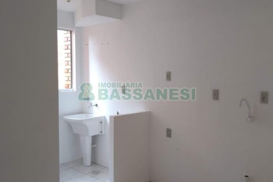 Apartamento com 42m², 2 dormitórios, no bairro Sagrada Família em Caxias do Sul para Comprar