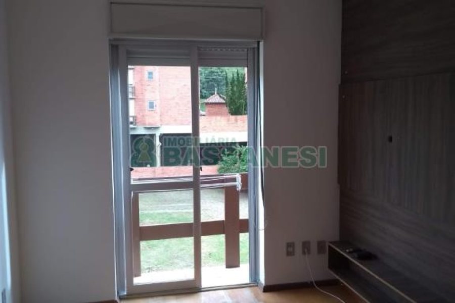 Apartamento com 42m², 2 dormitórios, no bairro Sagrada Família em Caxias do Sul para Comprar