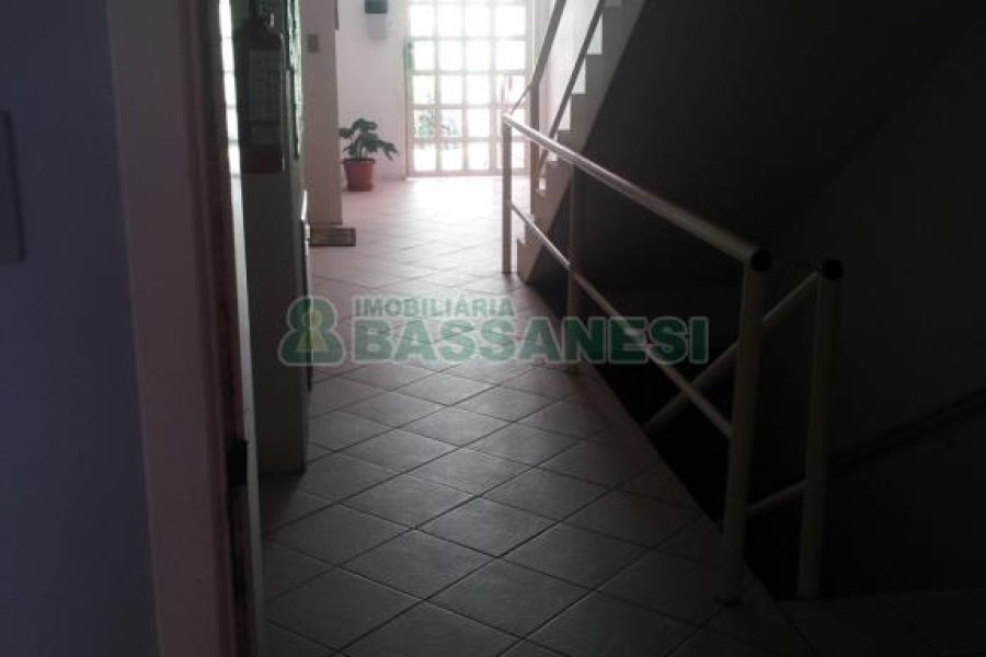 Apartamento com 42m², 2 dormitórios, no bairro Sagrada Família em Caxias do Sul para Comprar