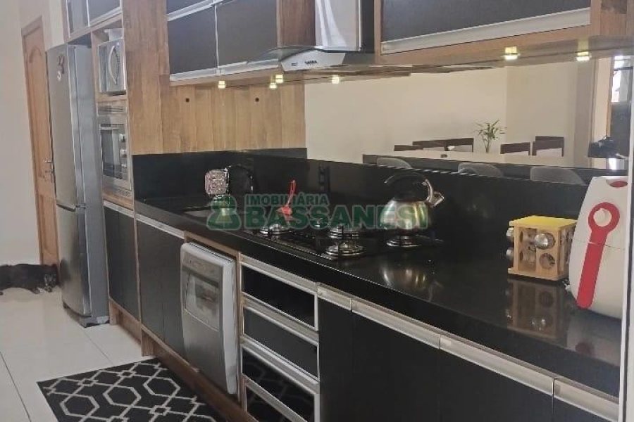 Apartamento com 176m², 2 dormitórios, 2 vagas, no bairro Charqueadas em Caxias do Sul para Comprar