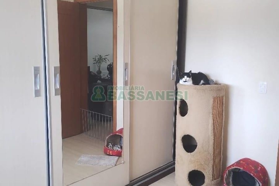 Apartamento com 176m², 2 dormitórios, 2 vagas, no bairro Charqueadas em Caxias do Sul para Comprar