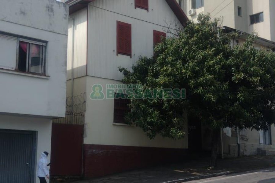 Casa com 120m², 3 dormitórios, 1 vaga, no bairro São Pelegrino em Caxias do Sul para Comprar