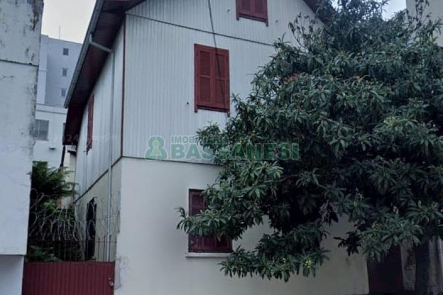 Casa com 120m², 3 dormitórios, 1 vaga, no bairro São Pelegrino em Caxias do Sul para Comprar