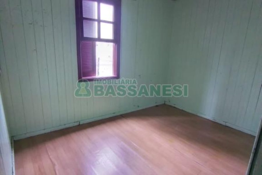 Casa com 120m², 3 dormitórios, 1 vaga, no bairro São Pelegrino em Caxias do Sul para Comprar