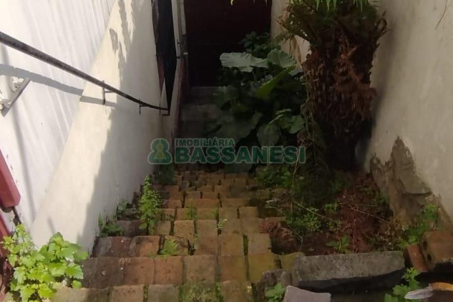 Casa com 120m², 3 dormitórios, 1 vaga, no bairro São Pelegrino em Caxias do Sul para Comprar